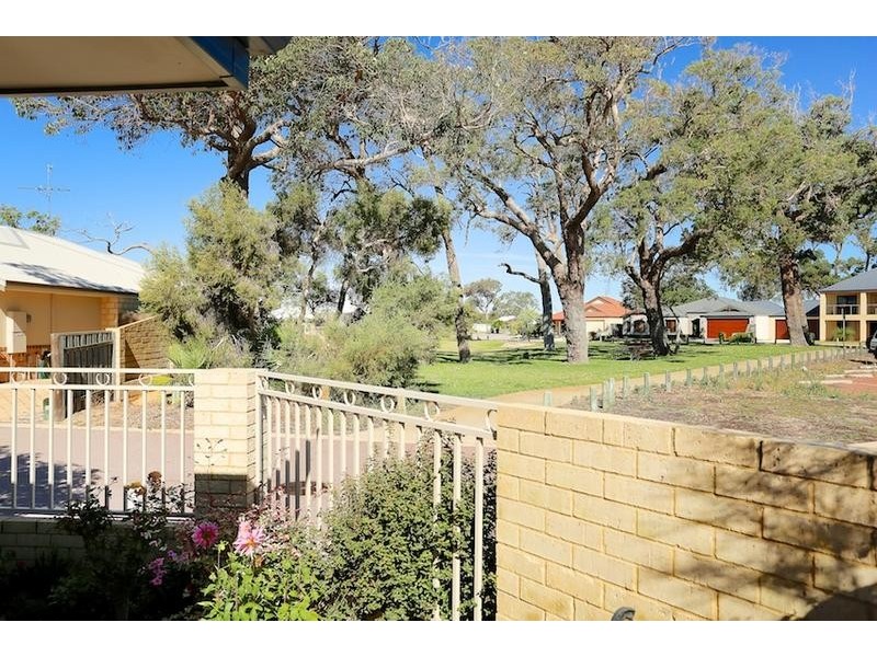 82 Chatsworth Drive, Erskine WA 6210