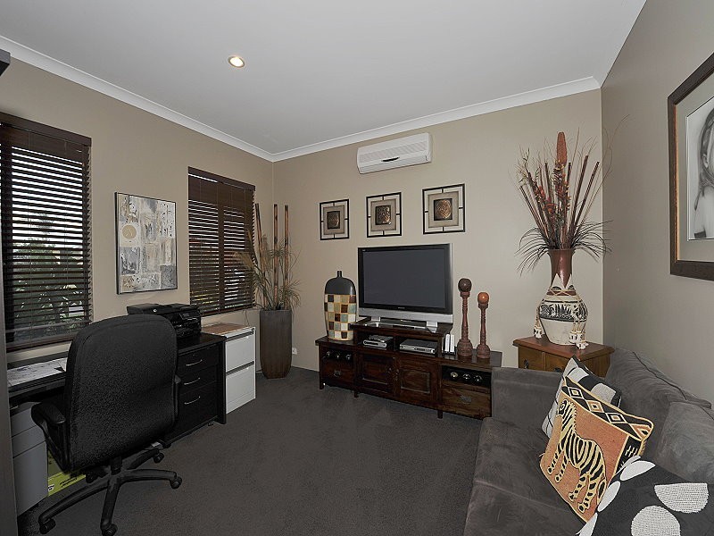 12 Lilly Pilly Lkt, Halls Head WA 6210