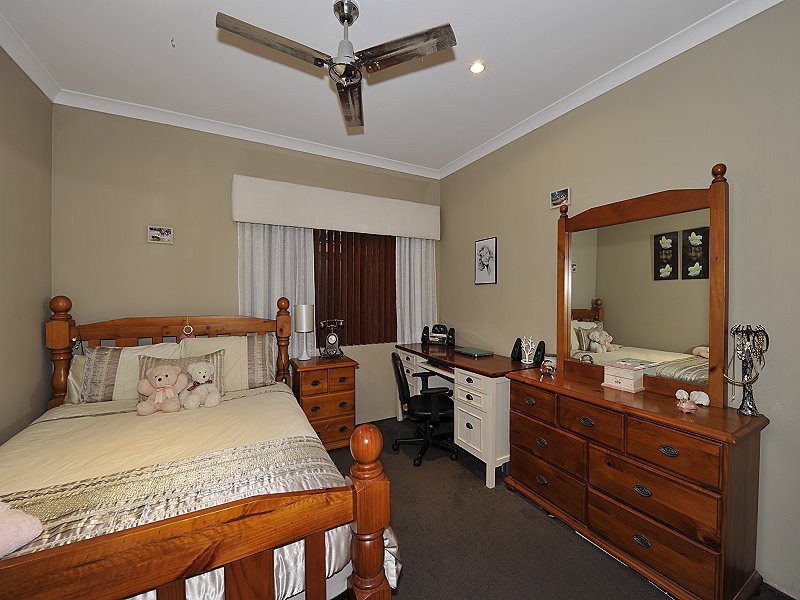 12 Lilly Pilly Lkt, Halls Head WA 6210