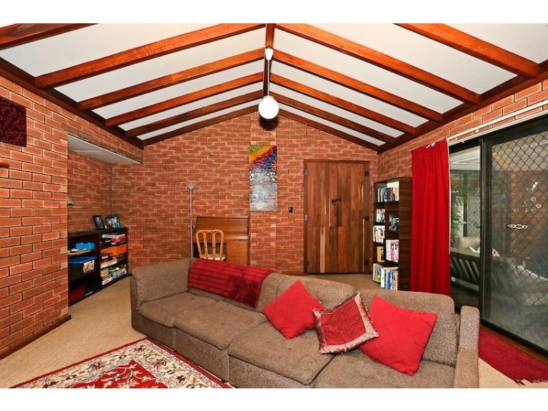 4 Yelta Street, Greenfields WA 6210