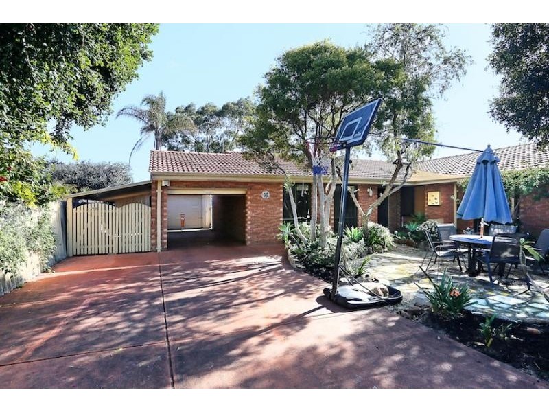 4 Yelta Street, Greenfields WA 6210