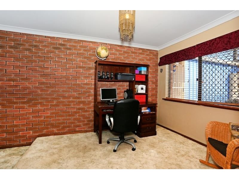 4 Yelta Street, Greenfields WA 6210