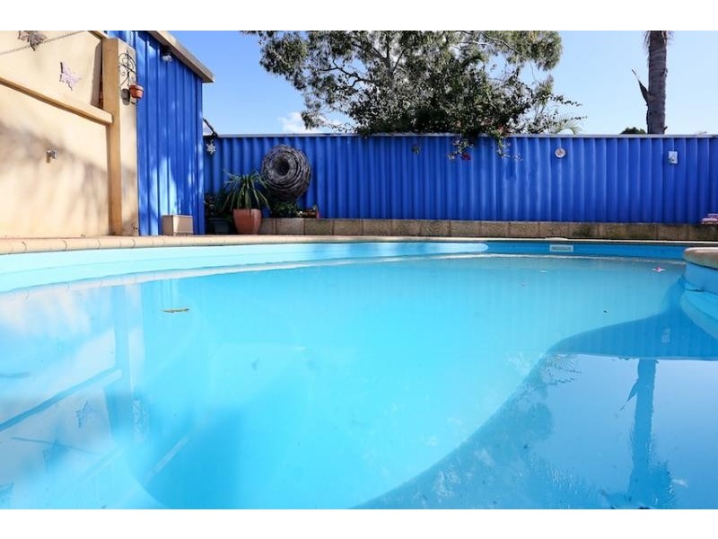 4 Yelta Street, Greenfields WA 6210