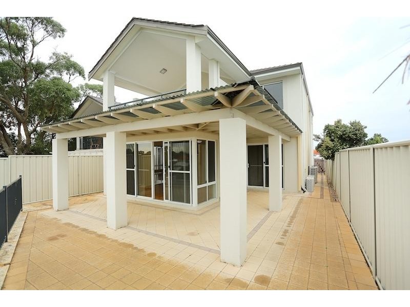 3/110 Leighton Road, Halls Head WA 6210