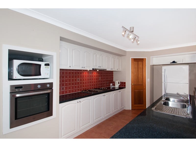 8 Endeavour Circle, Wannanup WA 6210