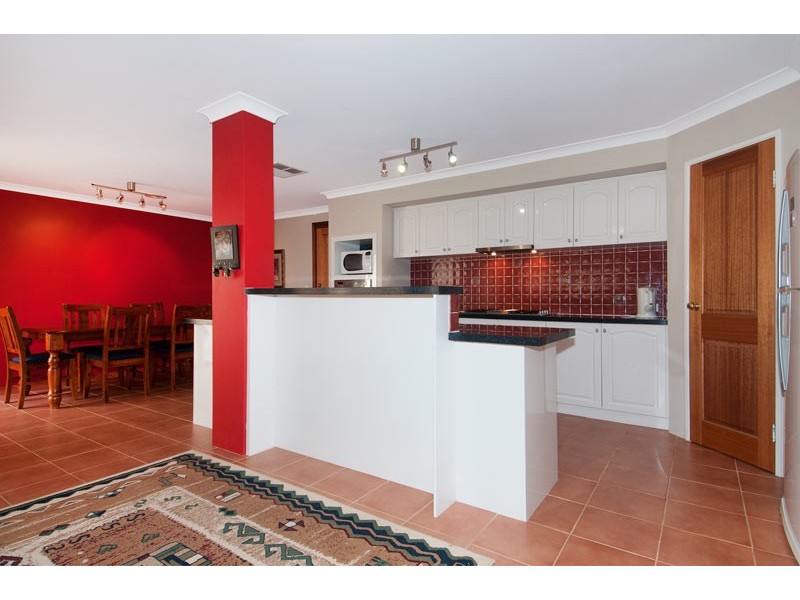 8 Endeavour Circle, Wannanup WA 6210