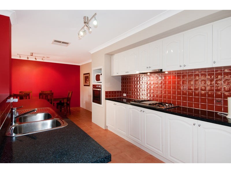 8 Endeavour Circle, Wannanup WA 6210