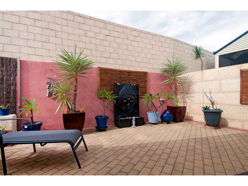 8 Endeavour Circle, Wannanup WA 6210