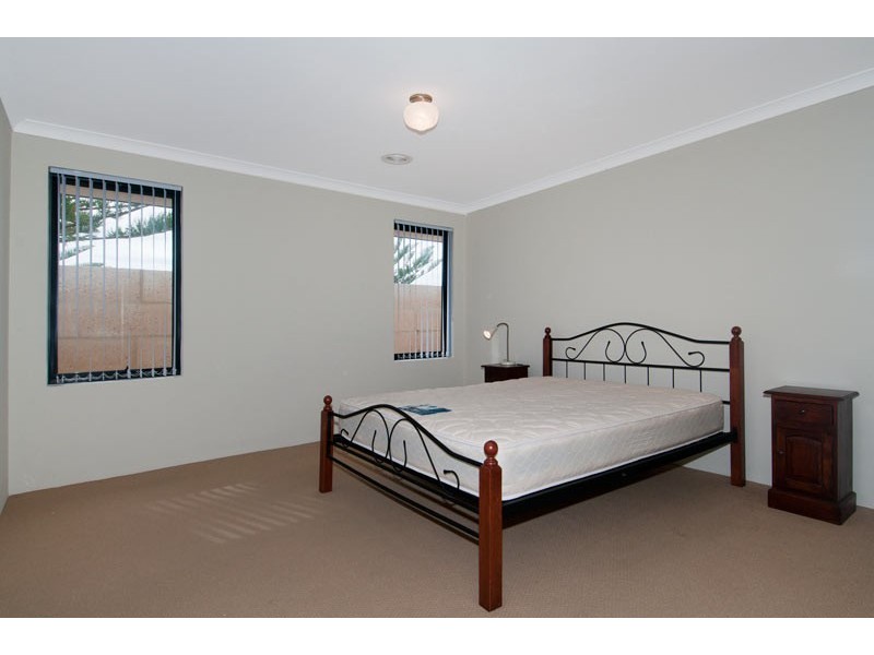 8 Endeavour Circle, Wannanup WA 6210