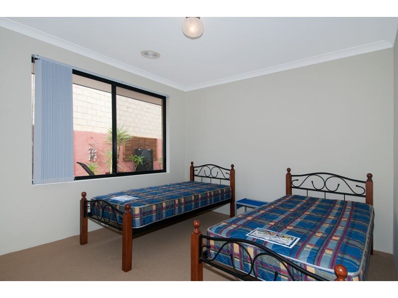 8 Endeavour Circle, Wannanup WA 6210