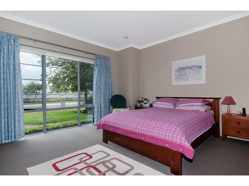 38 Cobaki Brace, Lakelands WA 6180