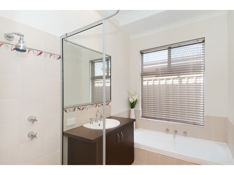 38 Cobaki Brace, Lakelands WA 6180