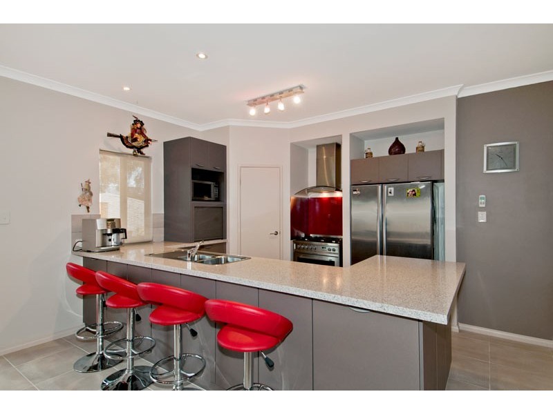 12 Heron Street, Dudley Park WA 6210