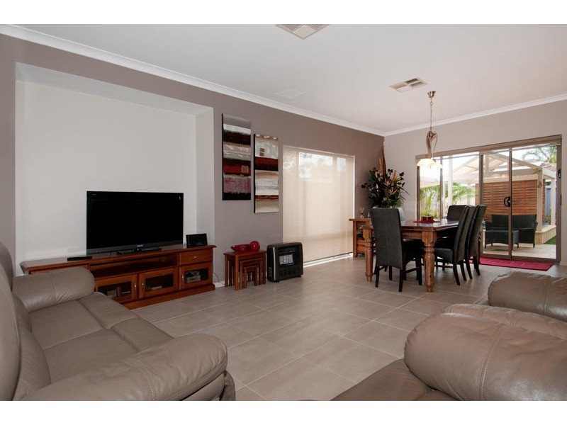 12 Heron Street, Dudley Park WA 6210