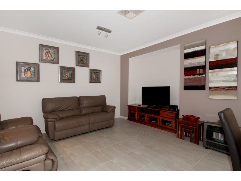 12 Heron Street, Dudley Park WA 6210