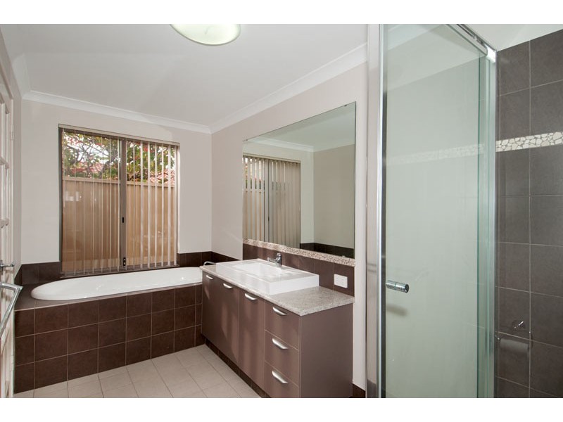 12 Heron Street, Dudley Park WA 6210