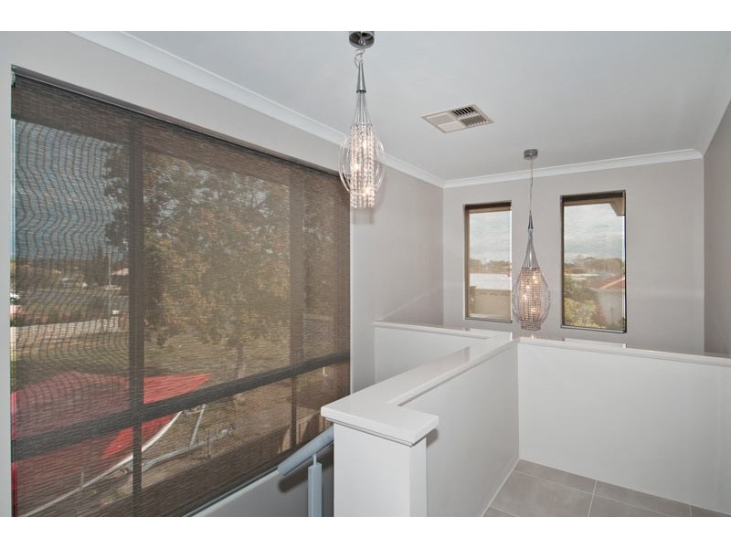 12 Heron Street, Dudley Park WA 6210