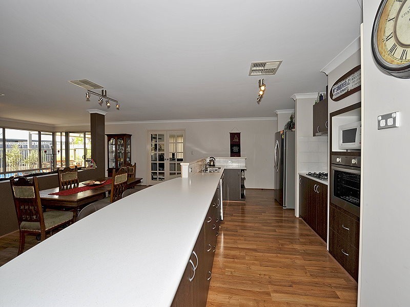 65 Seascapes Blvd, Halls Head WA 6210