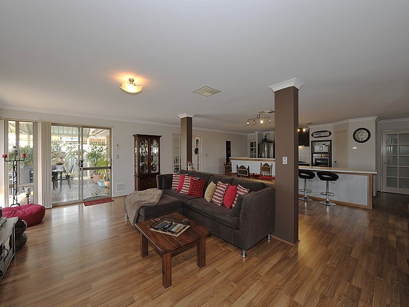 65 Seascapes Blvd, Halls Head WA 6210