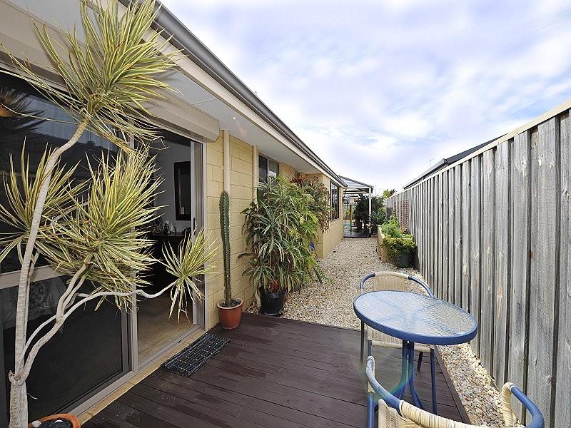 65 Seascapes Blvd, Halls Head WA 6210