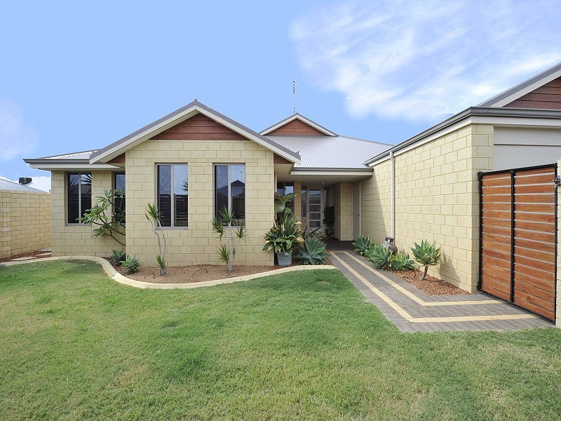 65 Seascapes Blvd, Halls Head WA 6210