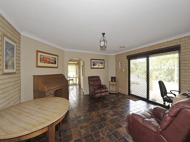 11 Barwell Street, Silver Sands WA 6210