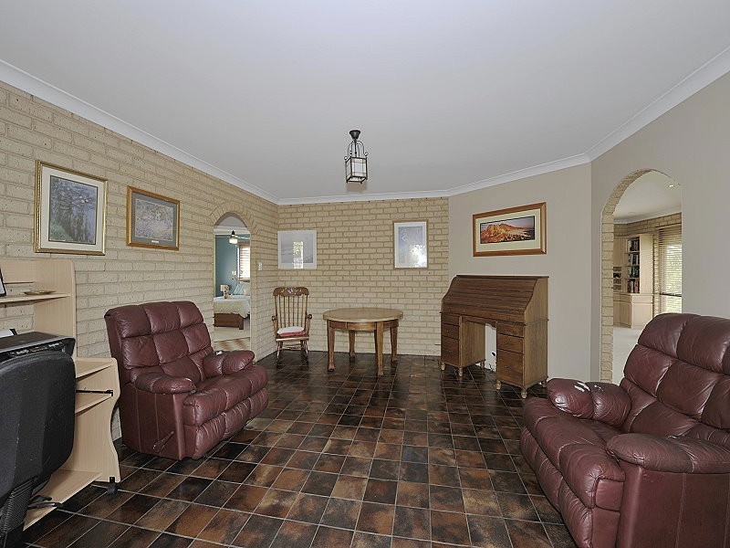 11 Barwell Street, Silver Sands WA 6210