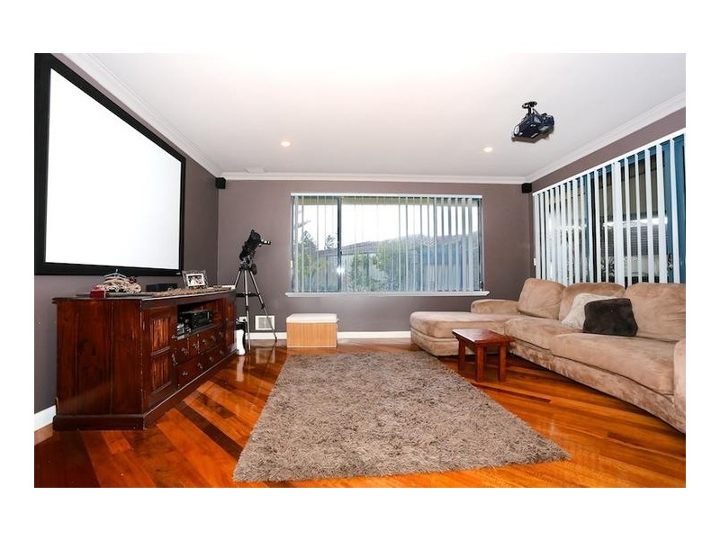 26 Mippi Road, Halls Head WA 6210