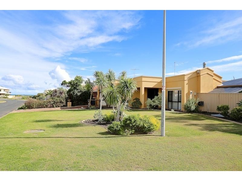 42 Watersun Drive, San Remo WA 6210