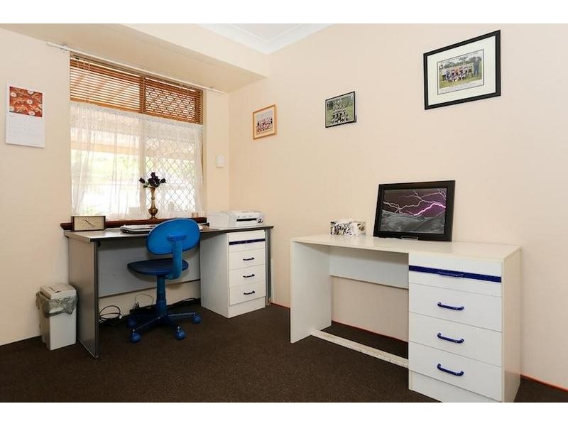 11 Gleneagles Place, Halls Head WA 6210