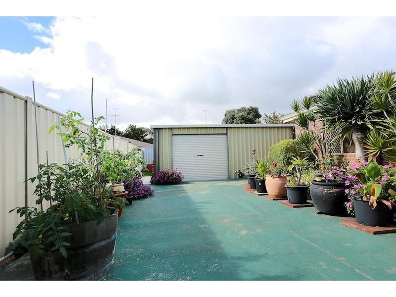 11 Gleneagles Place, Halls Head WA 6210