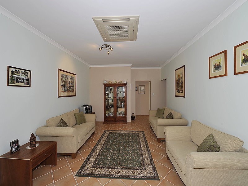 33 Seaforth Drive, Halls Head WA 6210