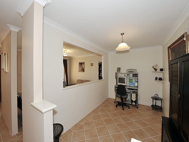 33 Seaforth Drive, Halls Head WA 6210