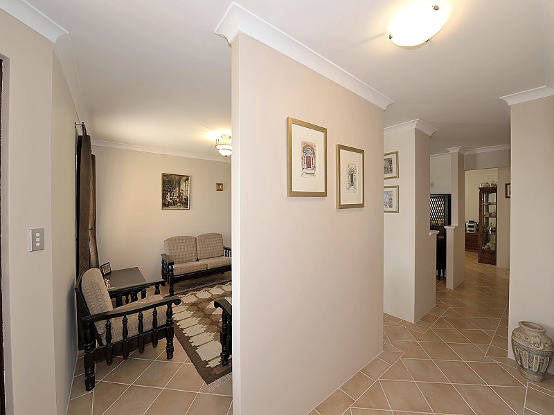 33 Seaforth Drive, Halls Head WA 6210