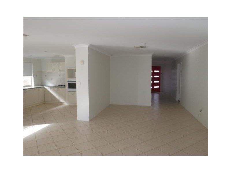 17 Northport Blvd, Wannanup WA 6210