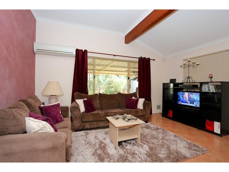 5 Templetonia Prom, Halls Head WA 6210