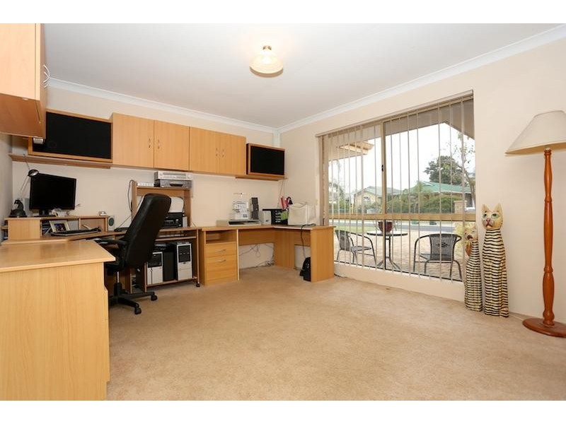 5 Templetonia Prom, Halls Head WA 6210