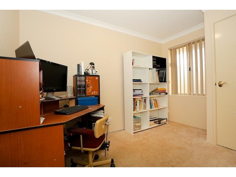 5 Templetonia Prom, Halls Head WA 6210