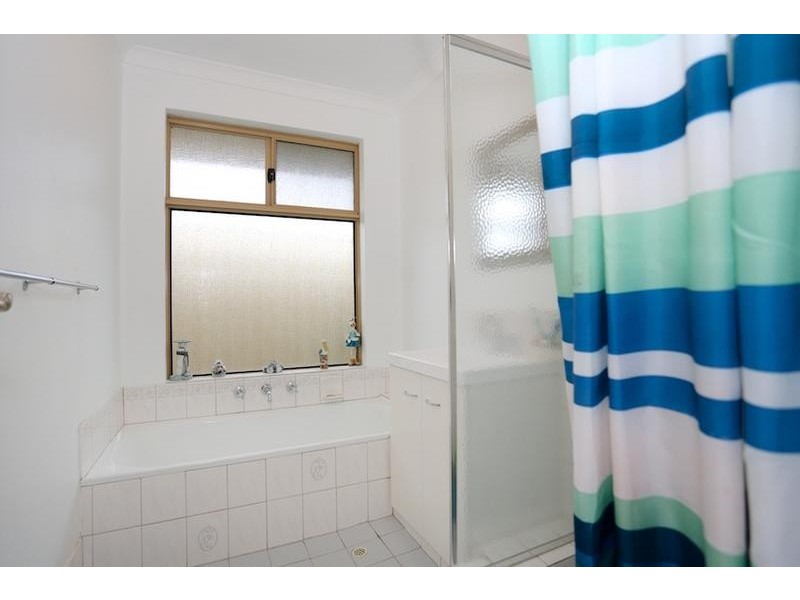 5 Templetonia Prom, Halls Head WA 6210