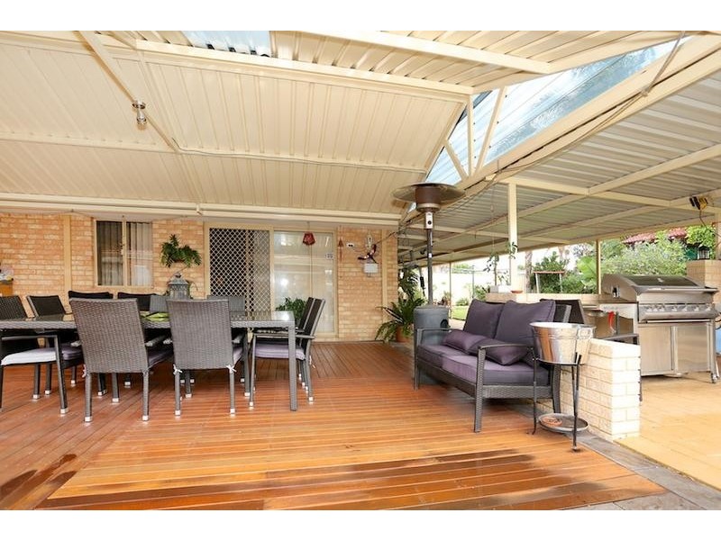 5 Templetonia Prom, Halls Head WA 6210