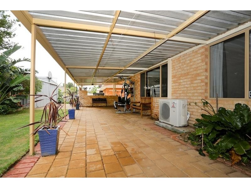 5 Templetonia Prom, Halls Head WA 6210