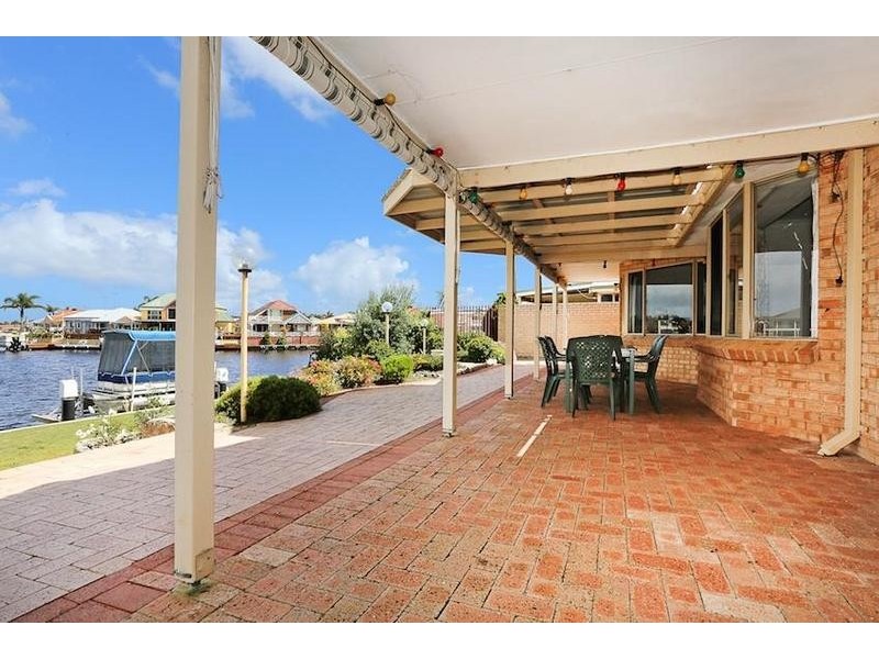 121 Leslie Street, Dudley Park WA 6210