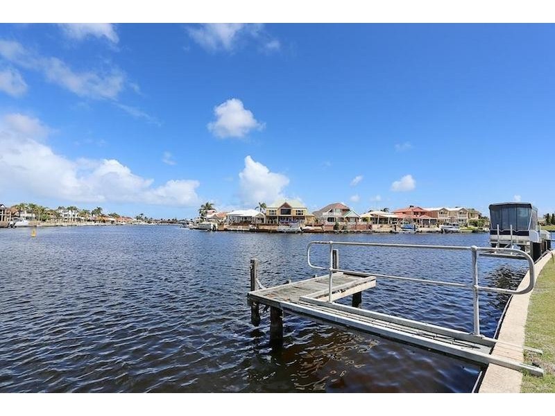 121 Leslie Street, Dudley Park WA 6210