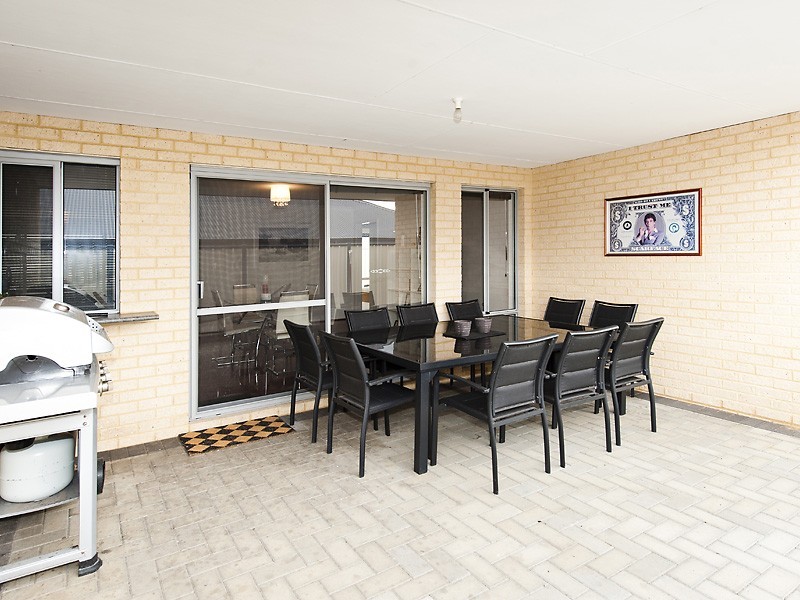 324 Pebble Beach Boulevard, Meadow Springs WA 6210