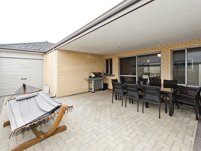 324 Pebble Beach Boulevard, Meadow Springs WA 6210