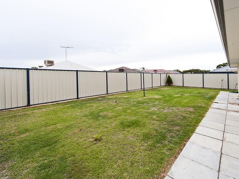 324 Pebble Beach Boulevard, Meadow Springs WA 6210