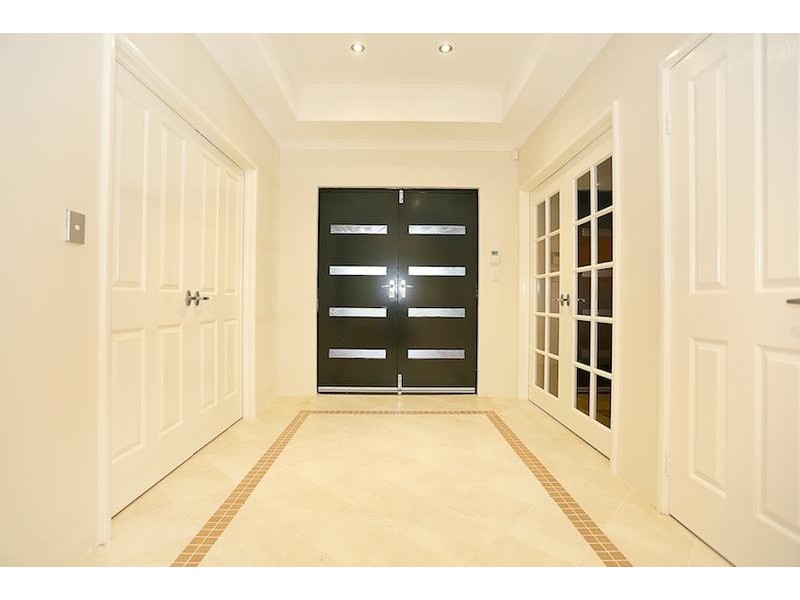 6 Teague Way, Lakelands WA 6180