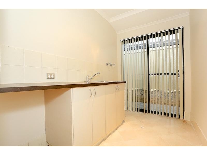 6 Teague Way, Lakelands WA 6180