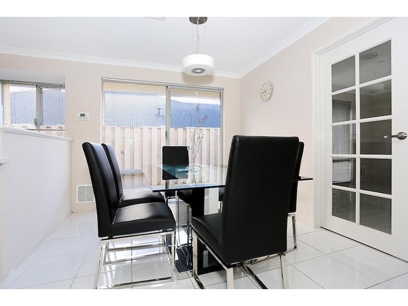 39 Marsdenia Road, Halls Head WA 6210