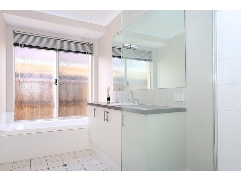 39 Marsdenia Road, Halls Head WA 6210